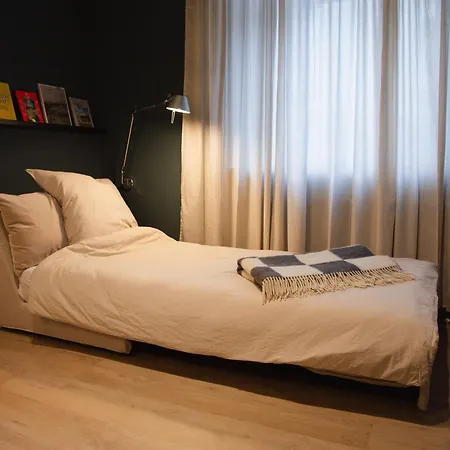 Apartment Urbane Oase In Hinterhofresidenz Dusseldorf